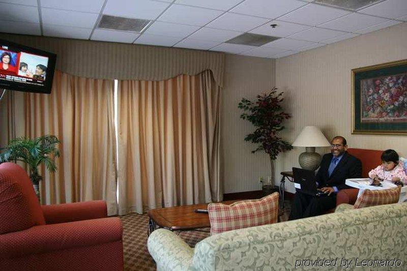 Hampton Inn Commerce Room photo