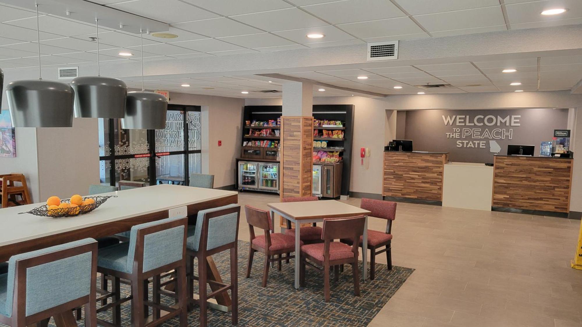 Hampton Inn Commerce Exterior photo